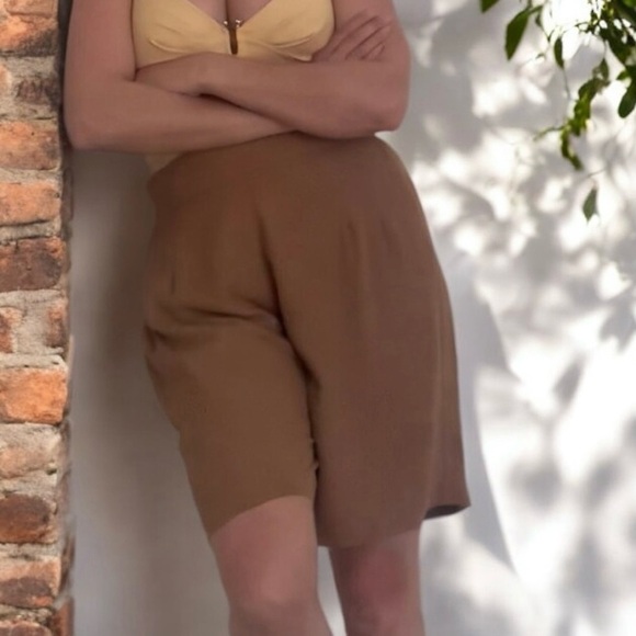 RW & CO  Women's Tan Shorts - Picture 4 of 9